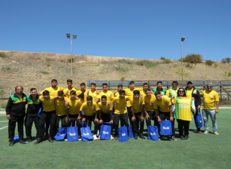 Selección de fútbol Sub 17 recibió implementación deportiva antes de viajar al nacional