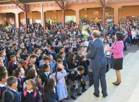 Colegio Parroquial de Andacollo da la bienvenida a los cerca de mil alumnos que estudian en sus aulas