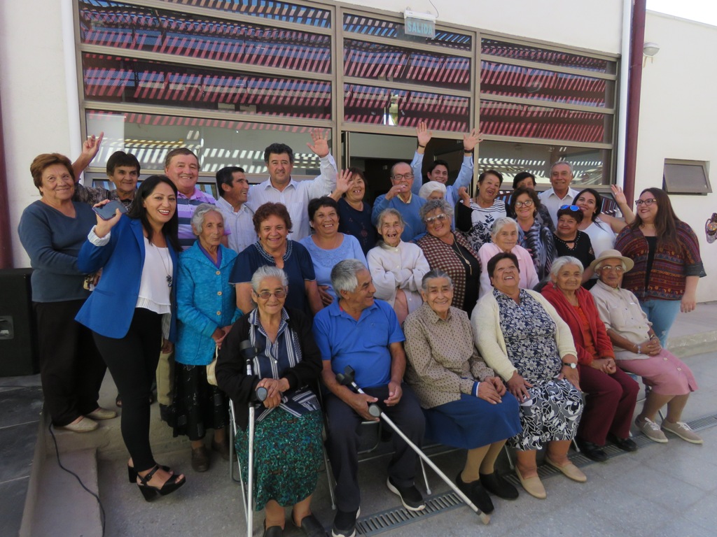 Adultos Mayores del Programa Vínculos disfrutaron de una tarde recreativa