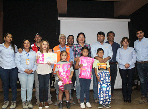 Premian a los ganadores del concurso de dibujo “Yo Pinto tu Regreso”