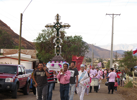 Vecinos de El Toro celebran fiesta patronal a la Santa Cruz de Mayo