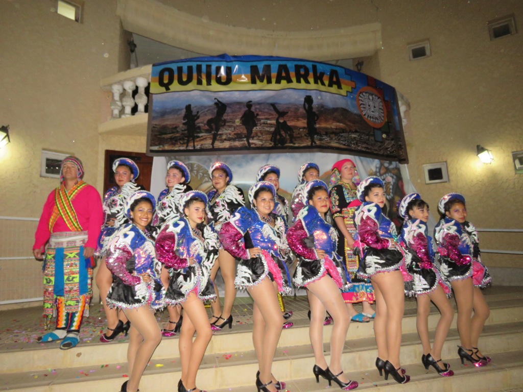 Con presentación artística la Agrupación Qullu Marka exhibió sus nuevos trajes