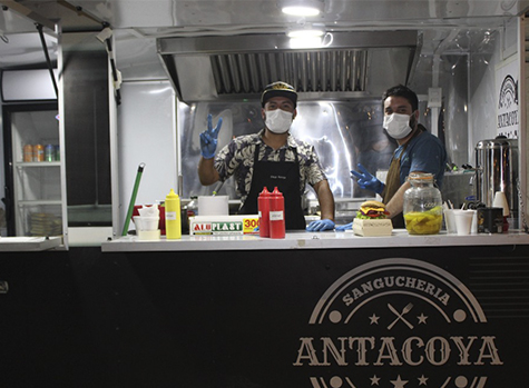 Sanguchería Antacoya, el sabor gourmet que llega de la mano de dos jóvenes andacollinos