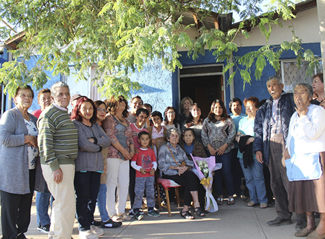 Vecinos de la Población 25 de Octubre festejan los 100 años de Anita Olivarez