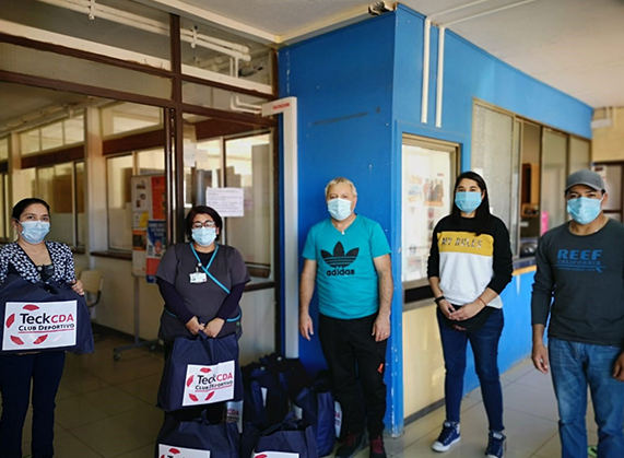 Club Deportivo Teck entregó ayuda solidaria a 55 familias y adultos mayores del Hospital