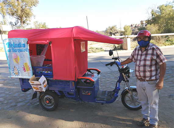Andacollino recorre los barrios para llevar sabor y frescura a los más pequeños