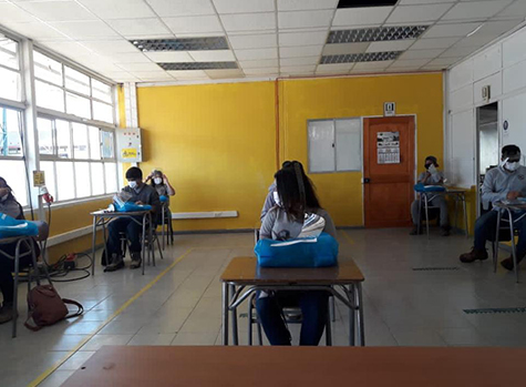 Alumnos de 4° medio del Liceo PRVO vuelven al establecimiento para realizar prácticas de sus especialidades