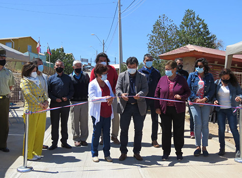 Autoridades andacollinas entregan obras de pavimentación que benefician a los vecinos del sector Bellavista