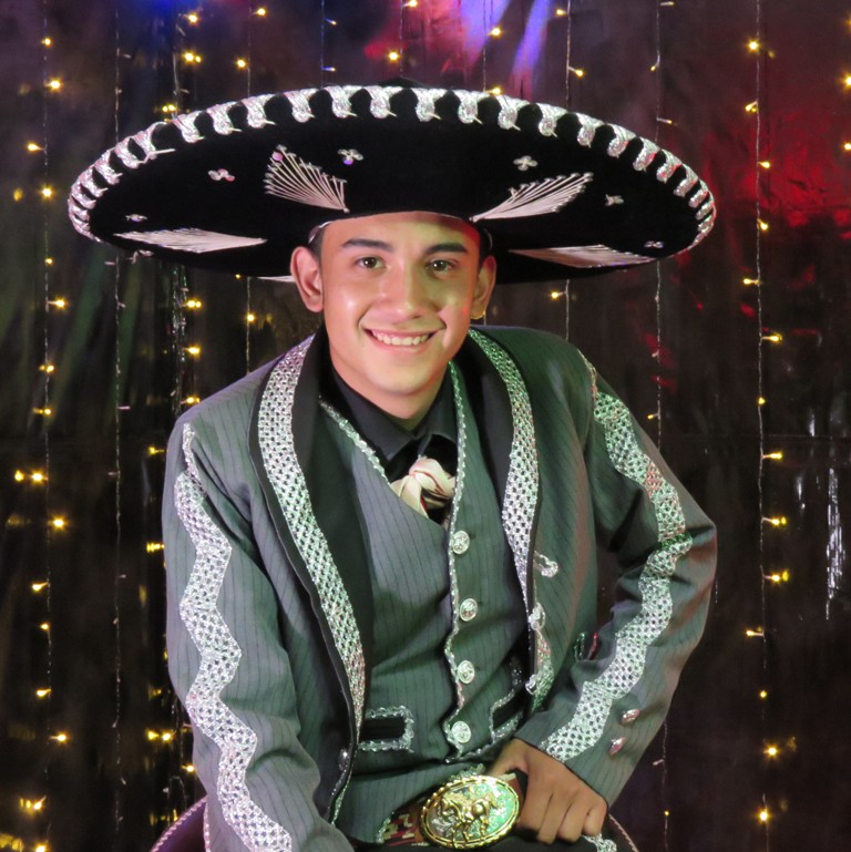 Gabriel Pastén, cantante revelación del año 2020 encantó con su voz al público andacollino