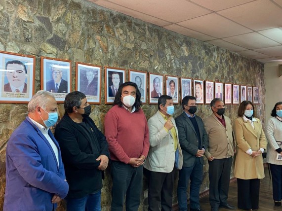 Instalan muestra fotográfica de los Alcaldes que ha tenido la comuna de Andacollo