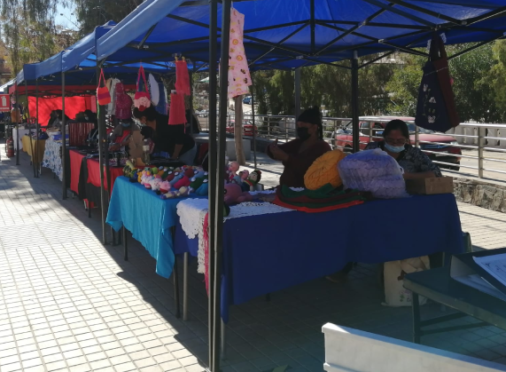 Feria “Bienvenido Agosto” reunió a emprendedores andacollinos para dar a conocer sus productos