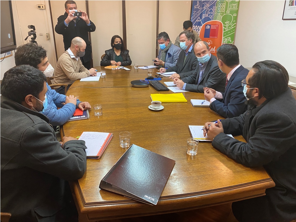 Alcalde sostiene reunión con Subsecretario de Vivienda y Urbanismo acerca de los proyectos habitacionales para familias andacollinas