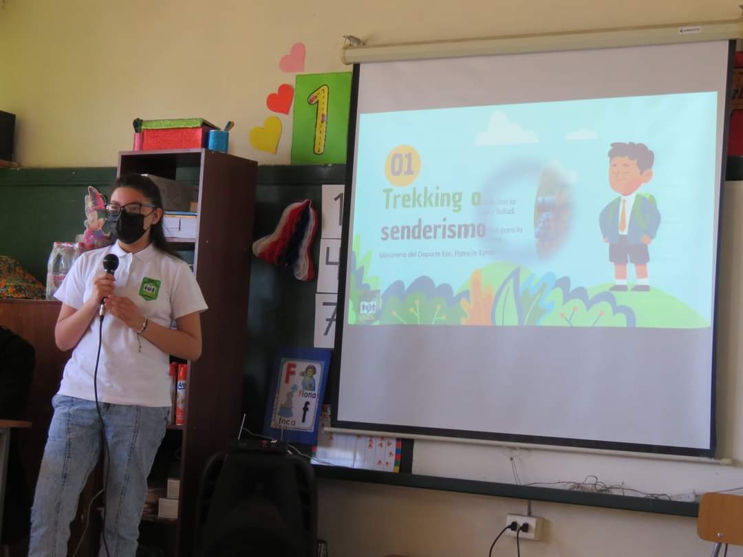 Escuela Patricio Lynch presenta proyecto de Eco Trekking Cultural