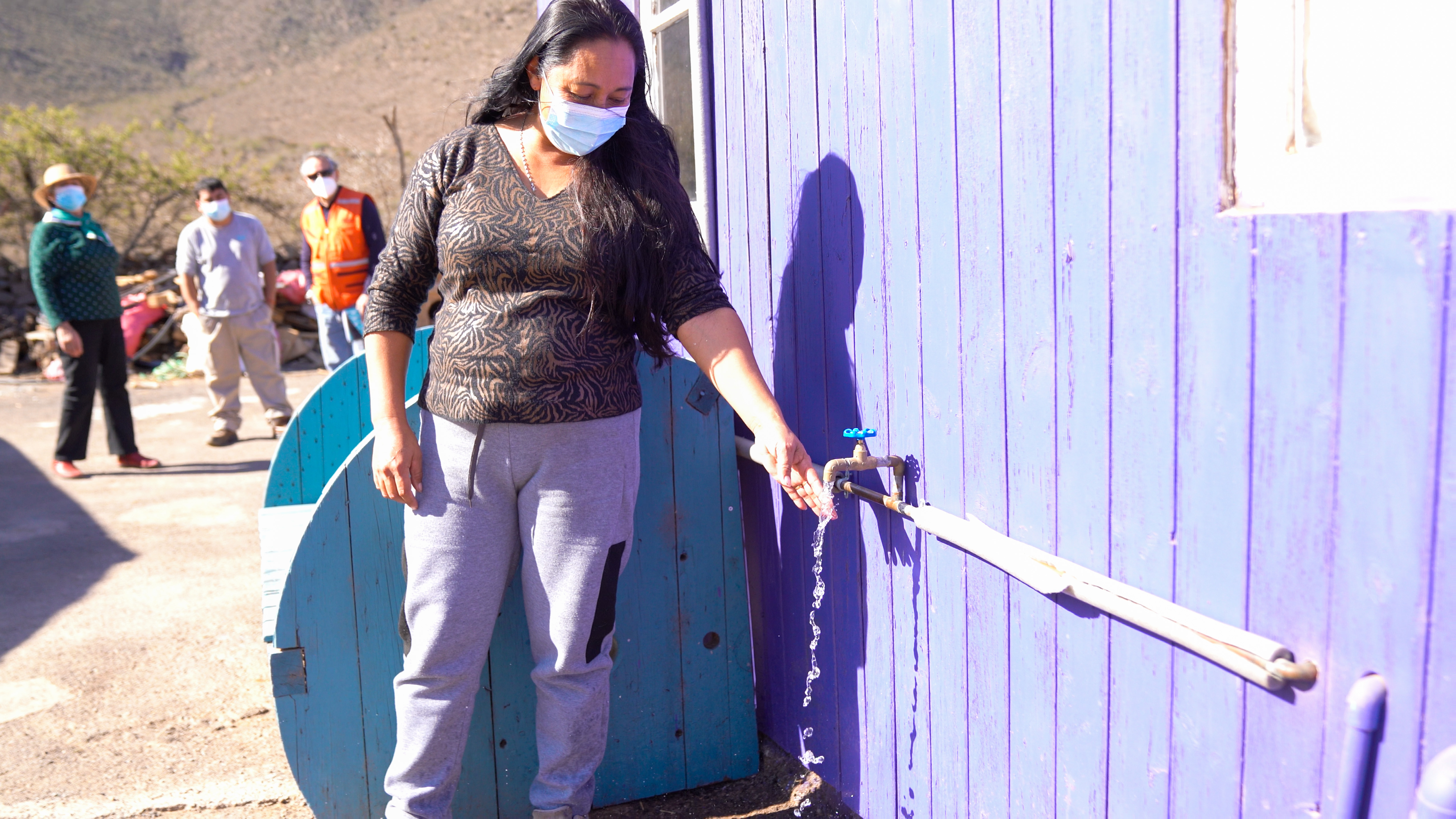Proyecto CAT entrega Termos Solares a familias del sector rural de Andacollo