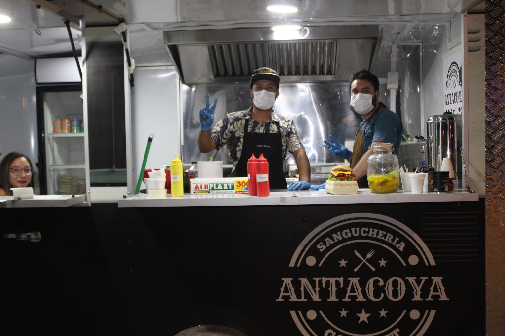 Sanguchería Antacoya, el sabor gourmet que llegó de la mano de dos jóvenes andacollinos