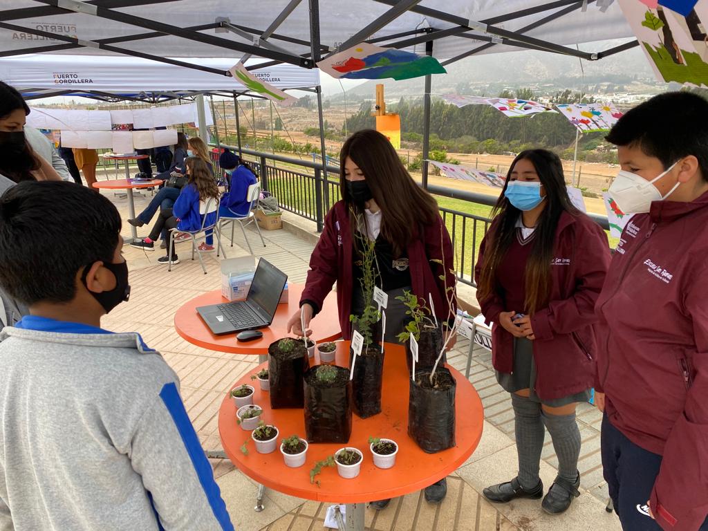 Alumnos del SLEP Puerto Cordillera participan en cierre de actividades extraescolares