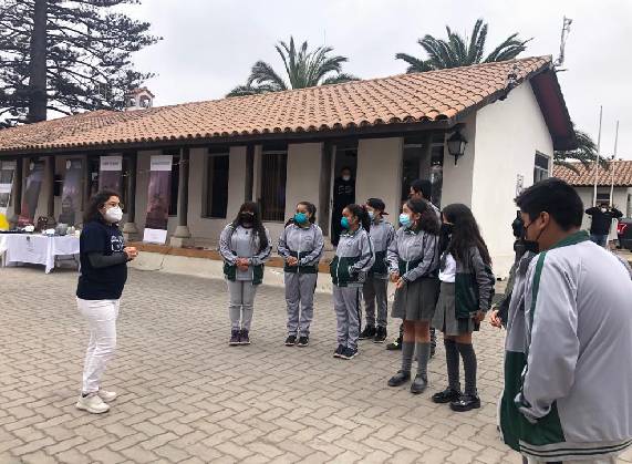Alumnos de la Escuela P.Lynch vistaron las oficinas del Observatorio Las Campanas