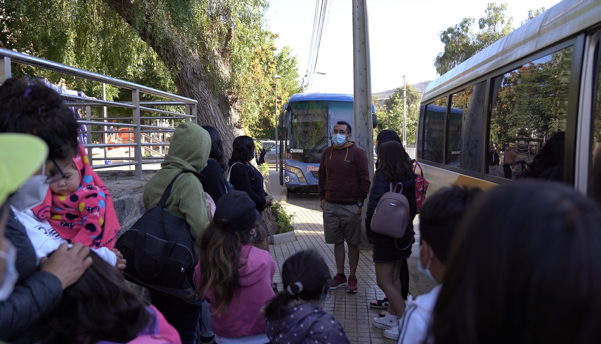 “Caravana de la integración” entrega esparcimiento a niños, niñas y personas de la tercera edad
