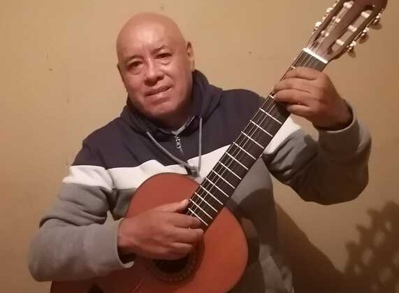 Joaquín Álvarez, un músico andacollino que vibra con su  tierra natal desde el norte