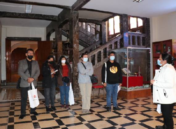 Delegación peruana realizó una visita de intercambio cultural