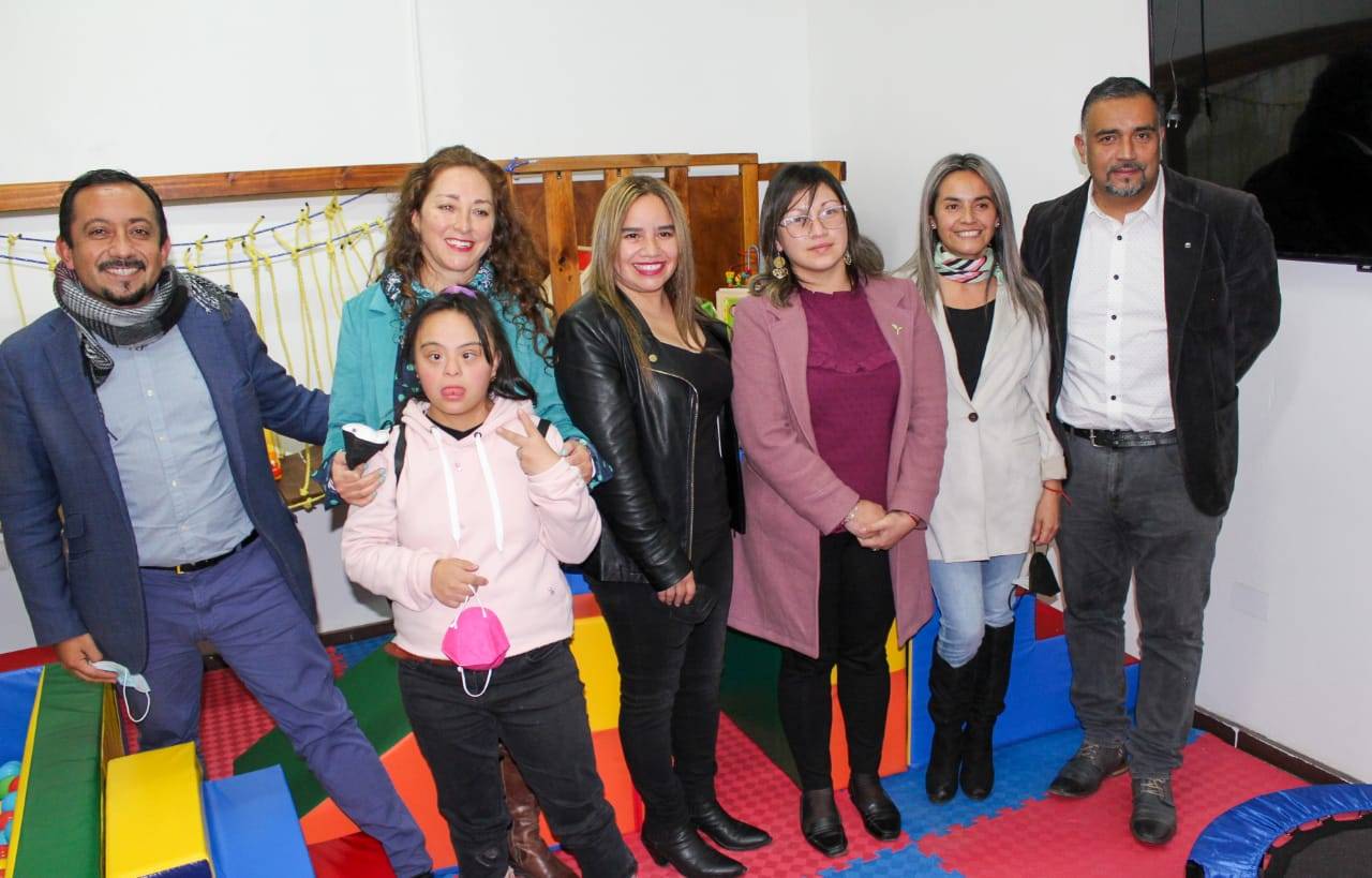 Escuela de Talentos pone en marcha su programa de inclusión e inaugura sala multisensorial comunitaria
