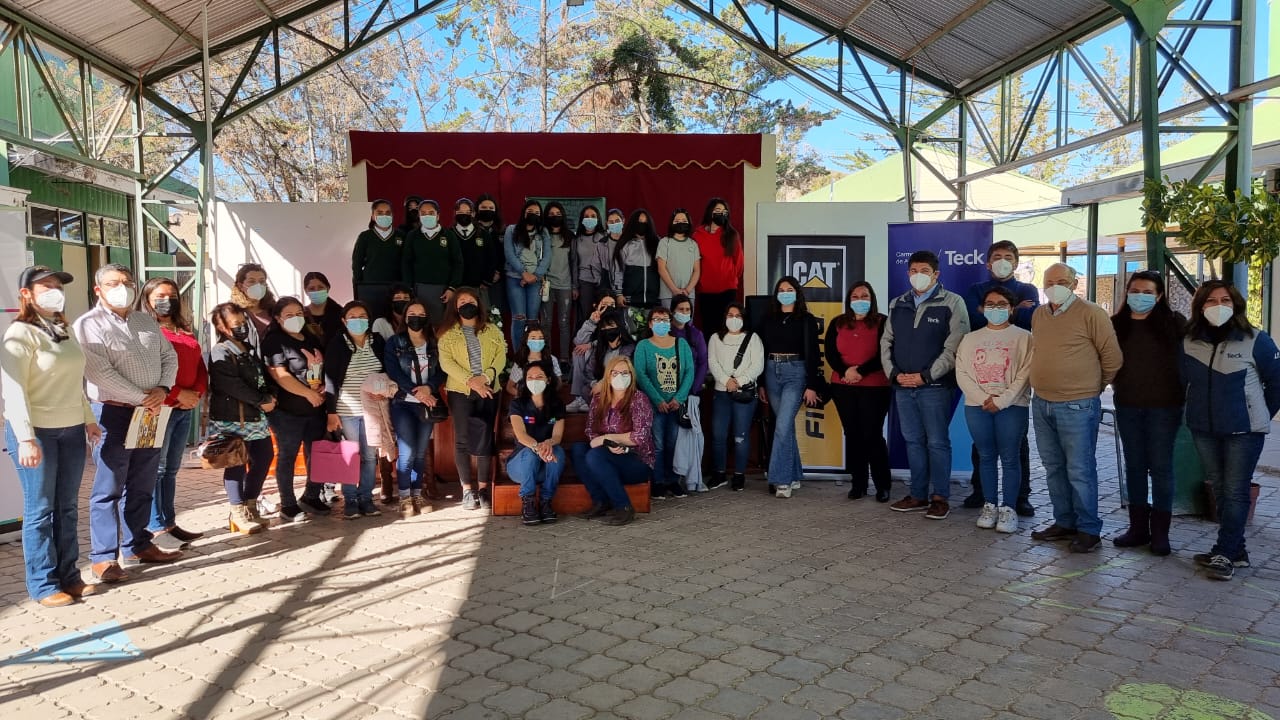 Con talleres de robótica buscan disminuir brechas y abrir más oportunidades laborales para mujeres