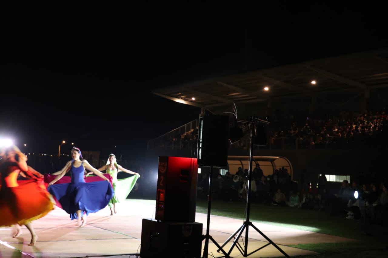 Con éxito de convocatoria se realizó la presentación del Ballet Folclórico de Chile en nuestra comuna