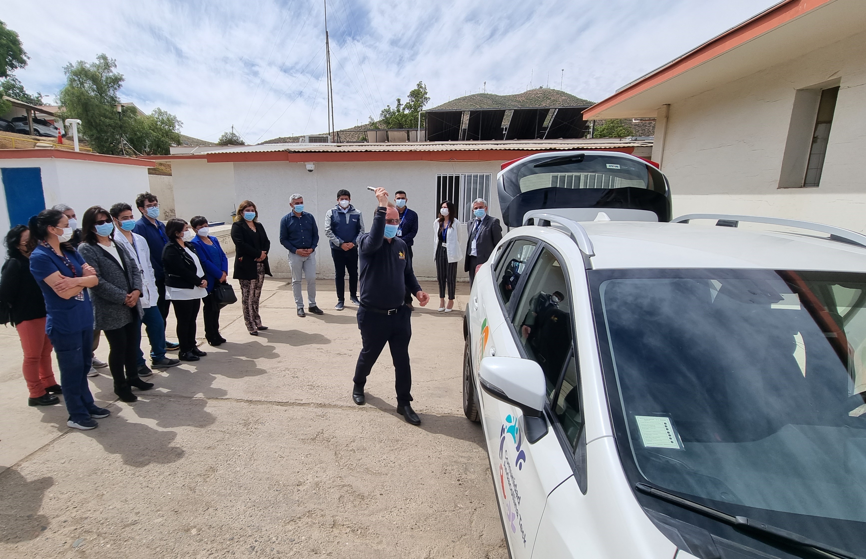 Mesa Comundidad Andacollina Teck (CAT) entrega móvil 4×4 a Hospital de Andacollo para atención domiciliaria