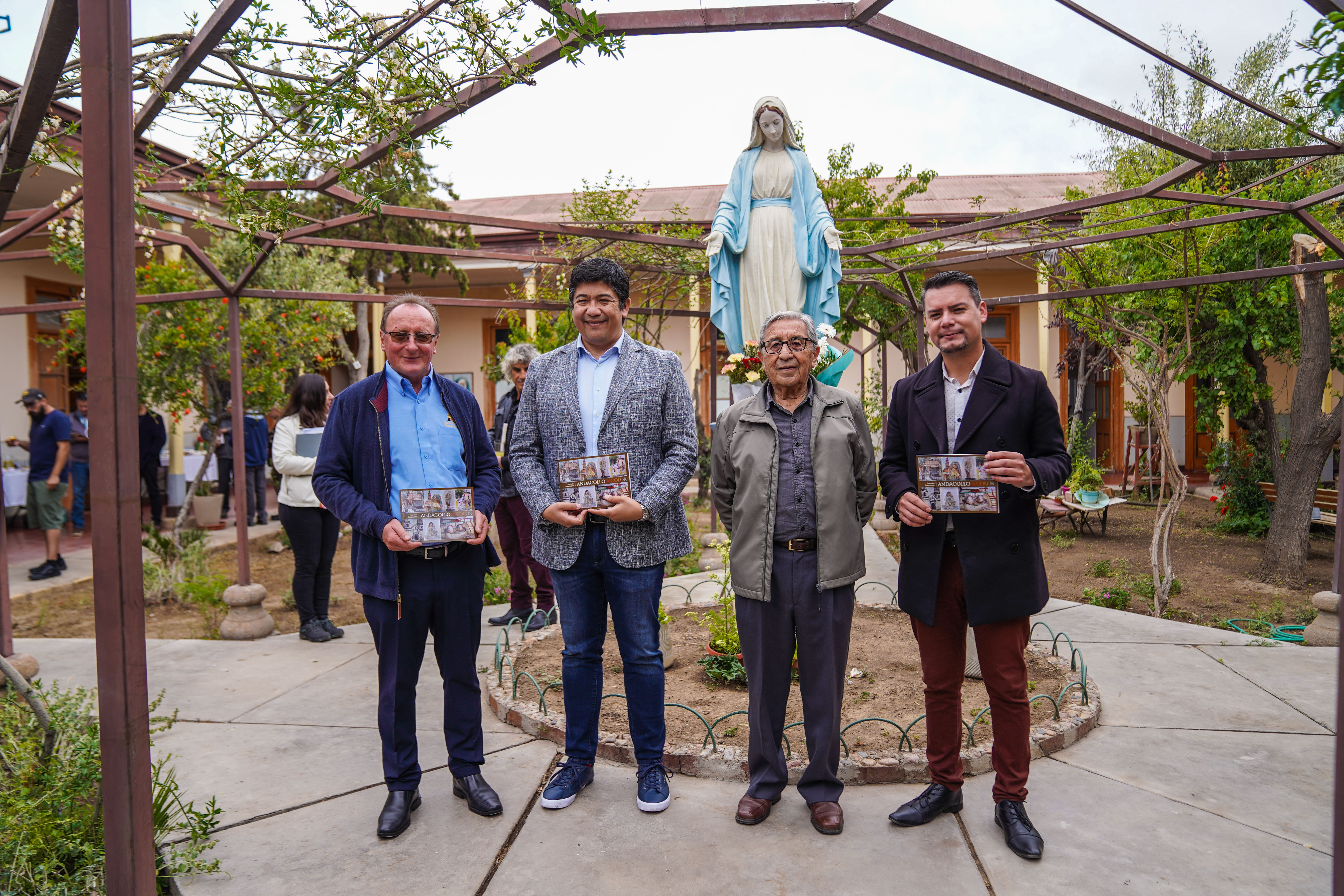 Exitoso lanzamiento de libro “Andacollo a color”