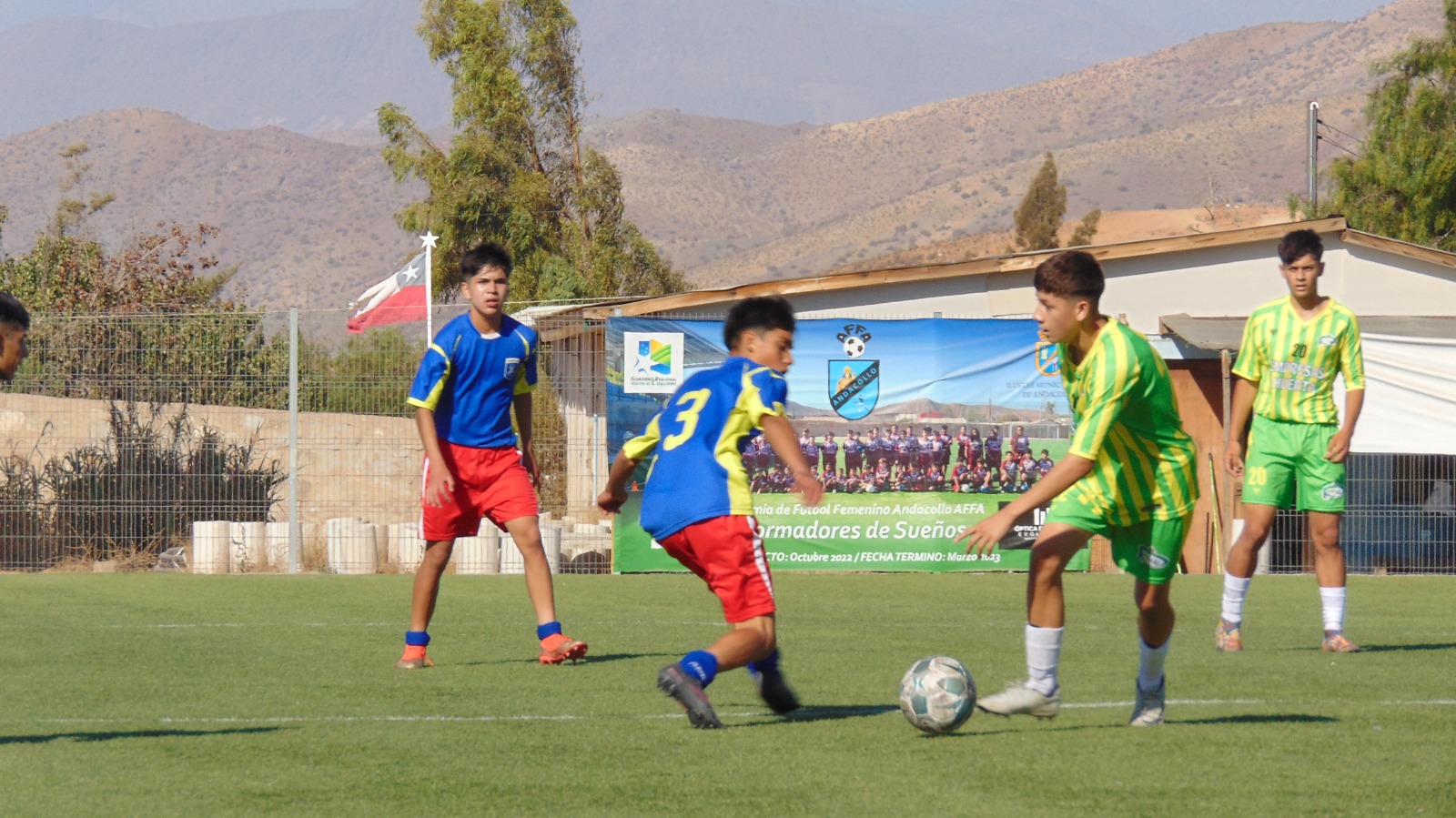 ENCUENTRO RECREATIVO DE FÚTBOL SE DISPUTÓ ENTRE DOS LICEOS DE LA REGIÓN EN EL ESTADIO WILFREDO GONZÁLEZ