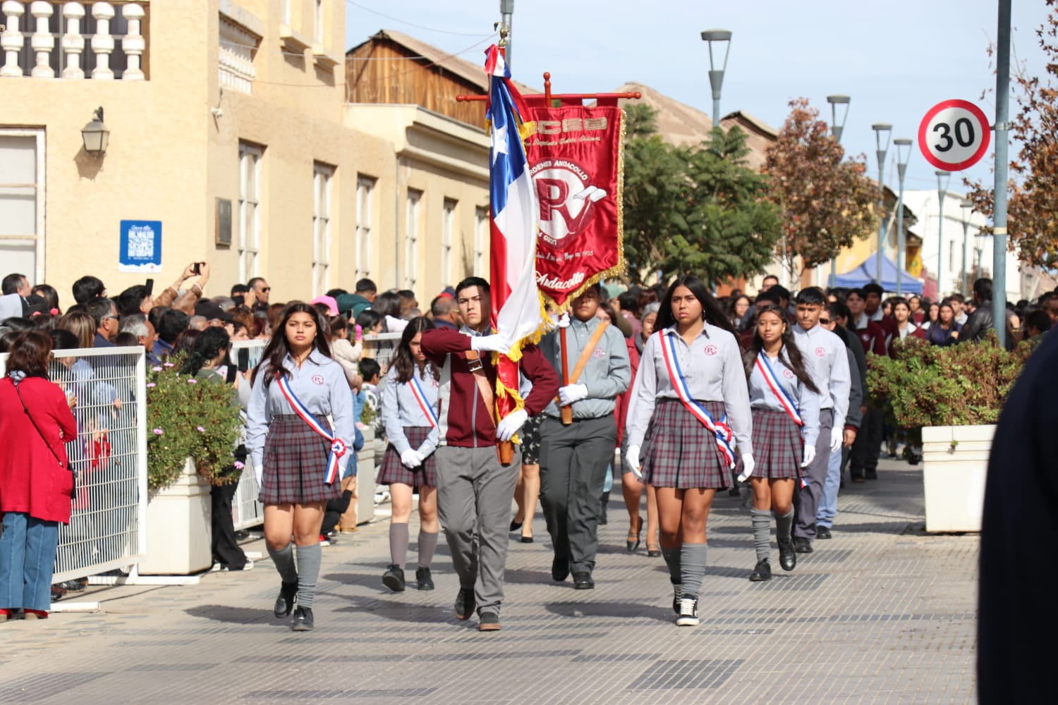 COMUNIDAD ANDACOLLINA RINDIÓ EMOTIVO HOMENAJE A CIRUJANO PEDRO REGALADO VIDELA Y A LOS HÉROES DE LAS GLORIAS NAVALES
