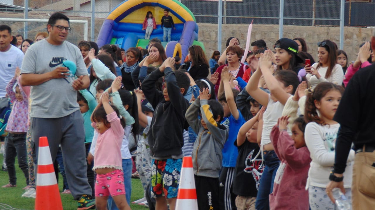Celebración del Día de la Niñez tuvo gran convocatoria en el estadio Wilfredo González
