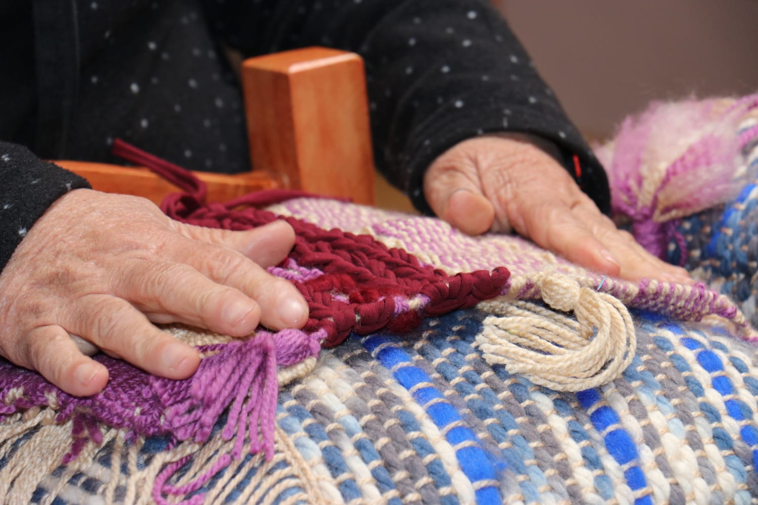 Mujeres andacollinas participan en innovador Taller de Telar con sentido de rescate patrimonial