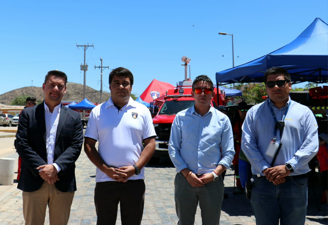 Feria organizada por bomberos de Andacollo permitió dar a conocer sus capacidades para enfrentar emergencias