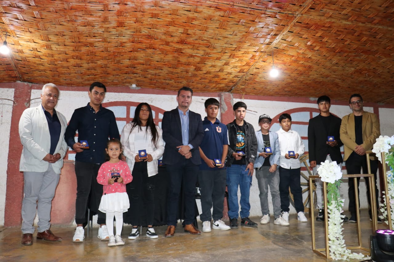 Primera Gala Deportiva organizada por la Unión Comunal del Deporte otorgó becas a deportistas destacados de Andacollo