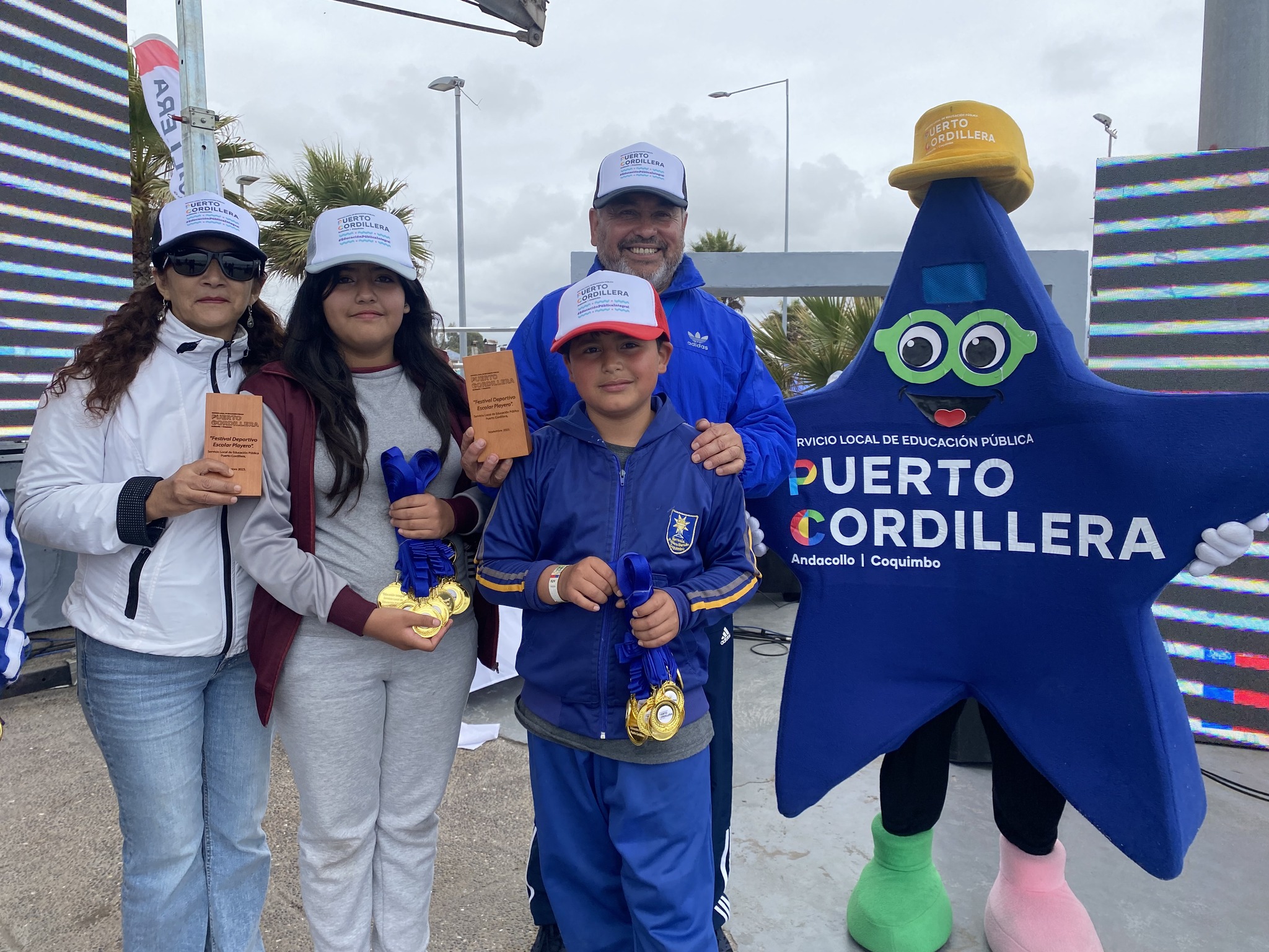 Más de 1.000 estudiantes de la Educación Pública dieron vida al Festival Escolar Playero en la costanera de Coquimbo