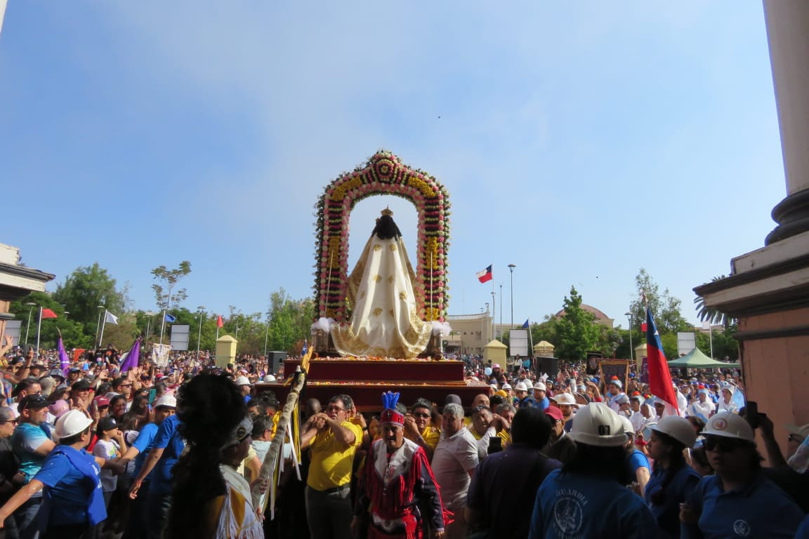 Miles de peregrinos agradecen a la “Virgen de la Montaña” en la Fiesta Grande de Andacollo 2023