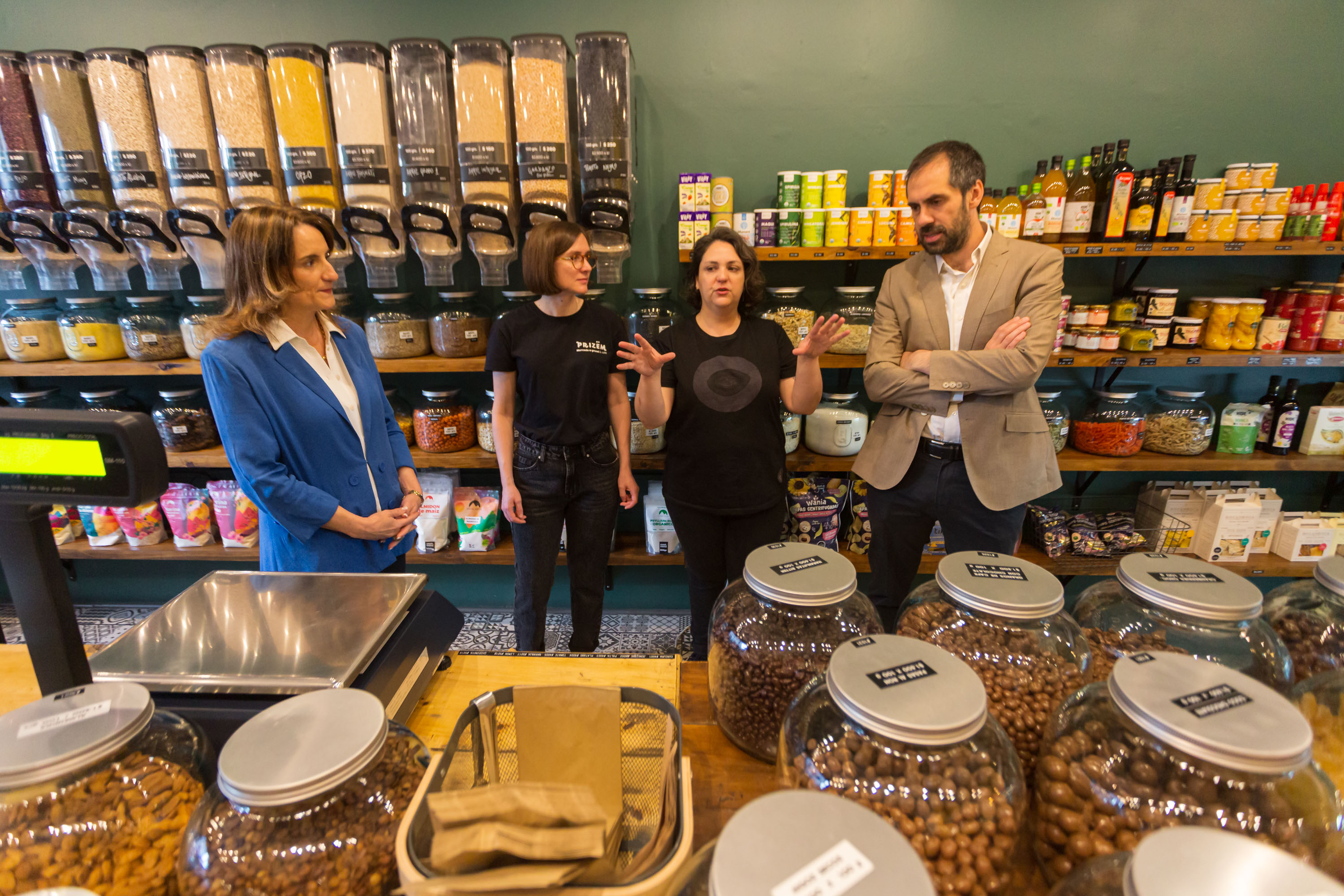 Abren postulaciones a fondo que apoya la digitalización de los almacenes de barrio