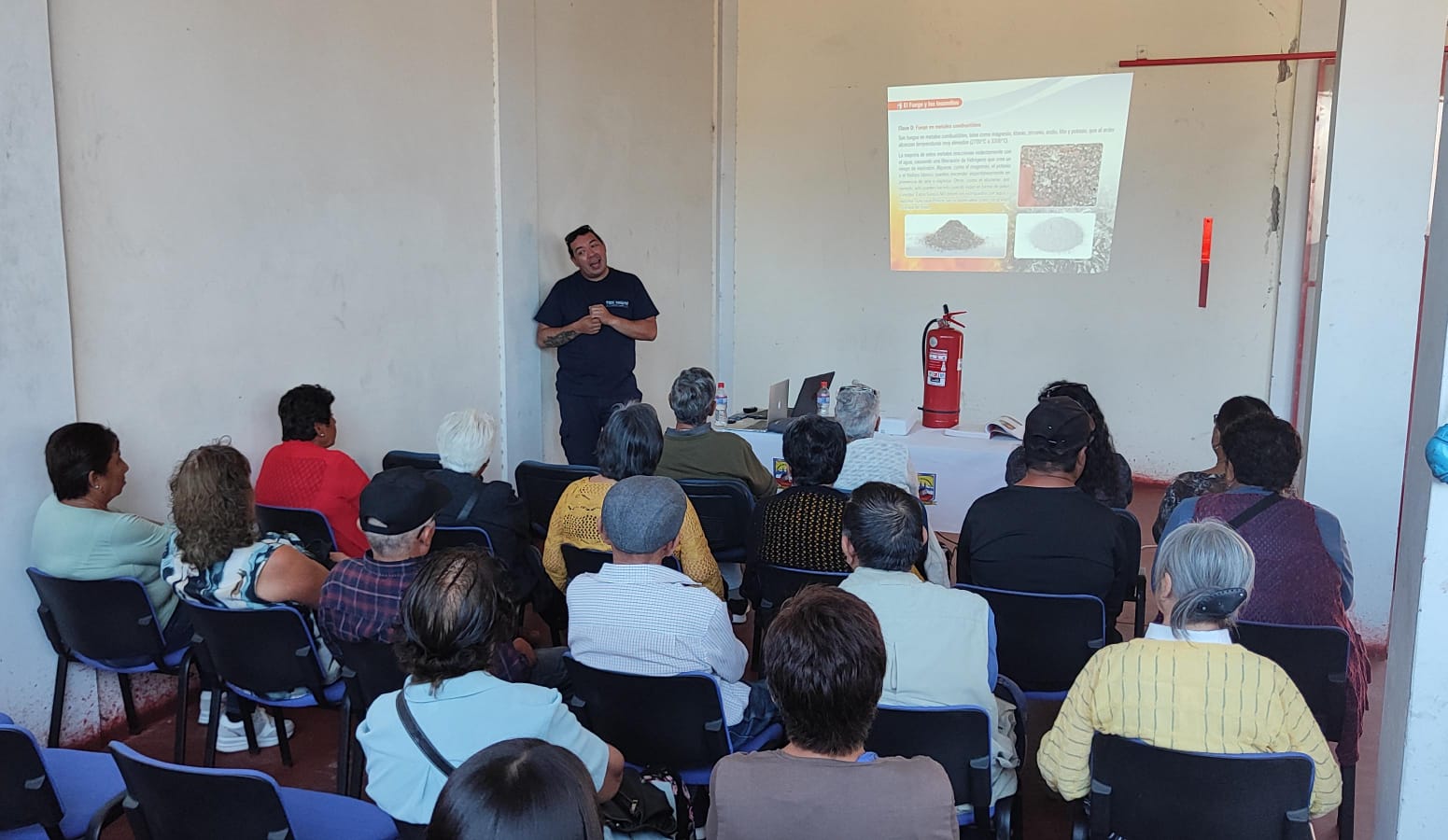 Cuerpo de Bomberos de Andacollo realizó capacitación de prevención de emergencias a integrantes de CEDAM
