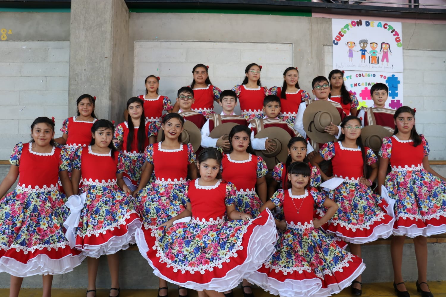 Proyecto CAT permitió ceremonia de investidura a integrantes del Taller de Cueca Raíces Rosarianas del colegio Nuestra Señora del Rosario