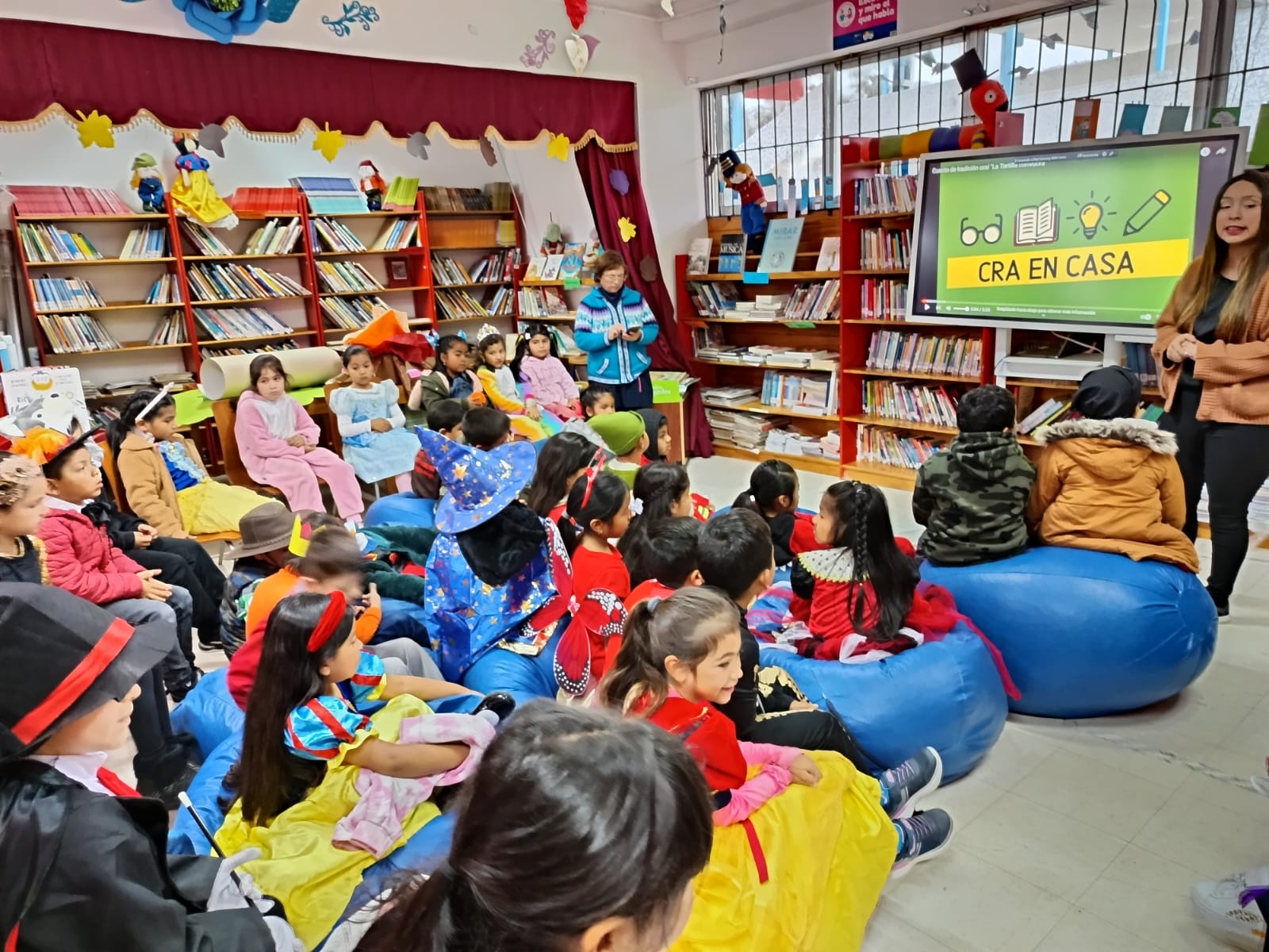 Escuelas de la educación pública fomentan la lectura comprensiva a través de entretenidas estrategias