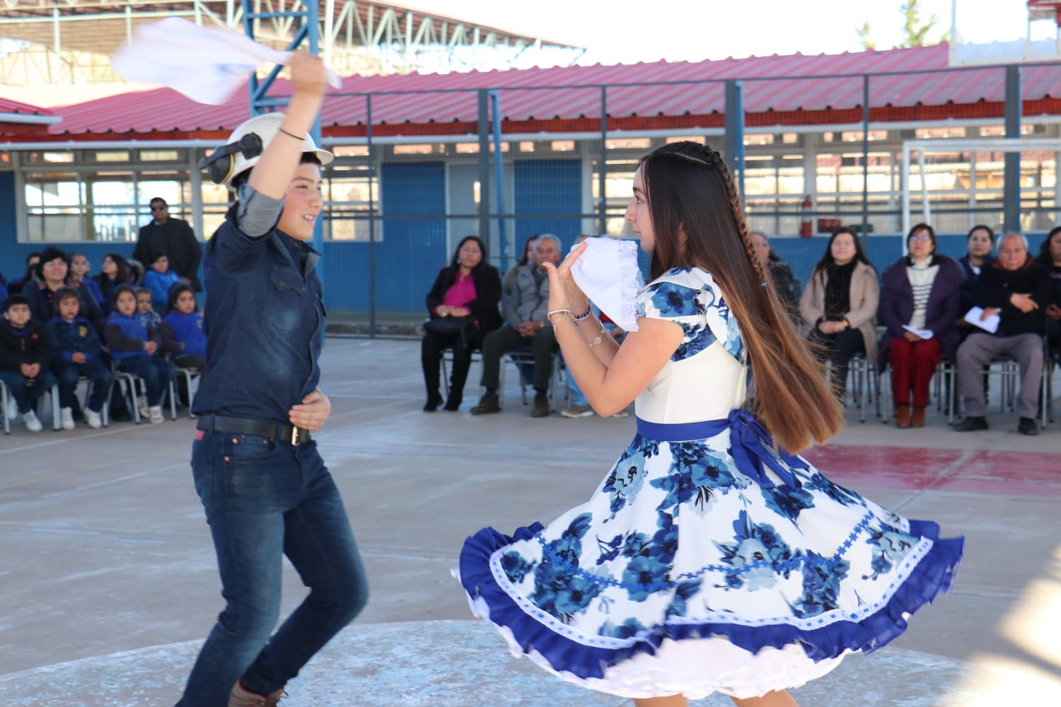 Escuela Luis Cruz Martínez conmemoró el día del minero con exposición y homenaje a Remigio Aguilera