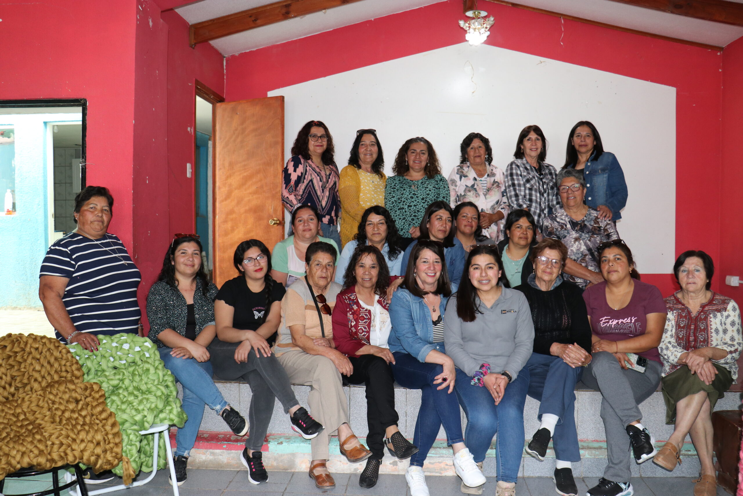 Trabajos del Proyecto CAT “Artesanías hechas con amor para nuestro hogar” del Centro de Madres Las Brisas fueron presentados a la comunidad