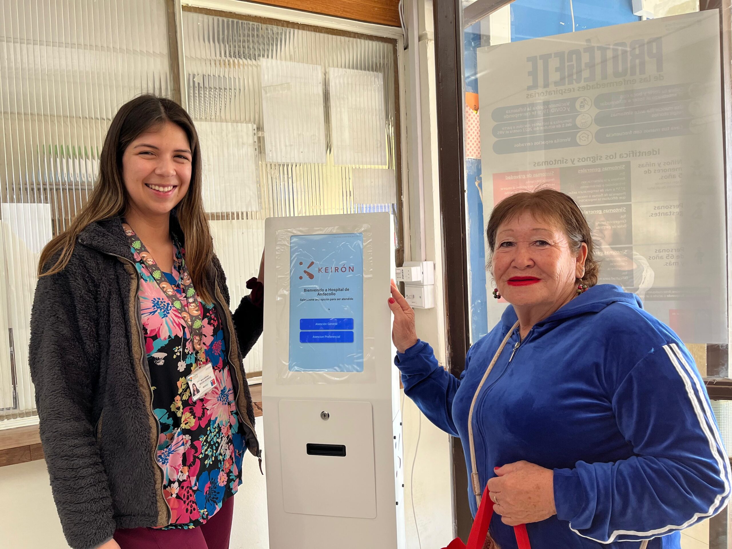 Nuevo tótem electrónico permitirá evitar filas de espera y ordenar las atenciones en farmacia, SOME y laboratorio del Hospital de Andacollo