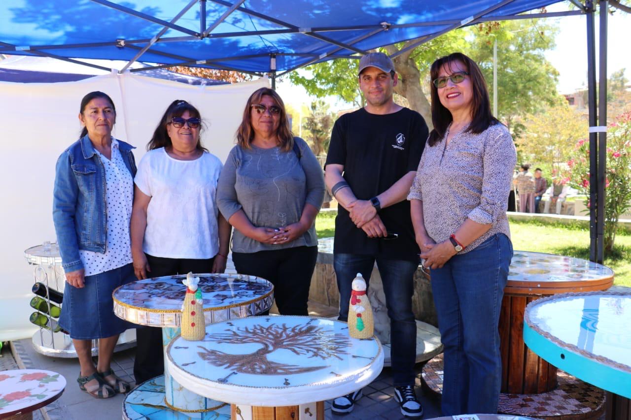 Integrantes de la Unión Comunal de Centros de Madres de Andacollo realizaron exposición de sus trabajos confeccionados durante este 2024