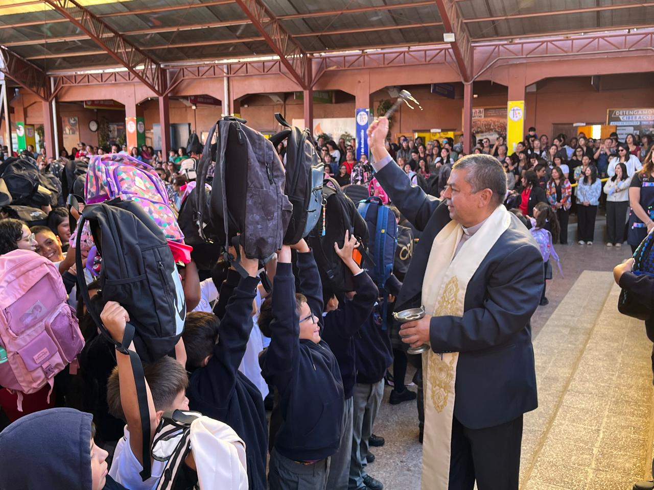 Colegio Parroquial de Andacollo dio inicio al año escolar 2025 destacando el valor de la esperanza y la motivación de los estudiantes
