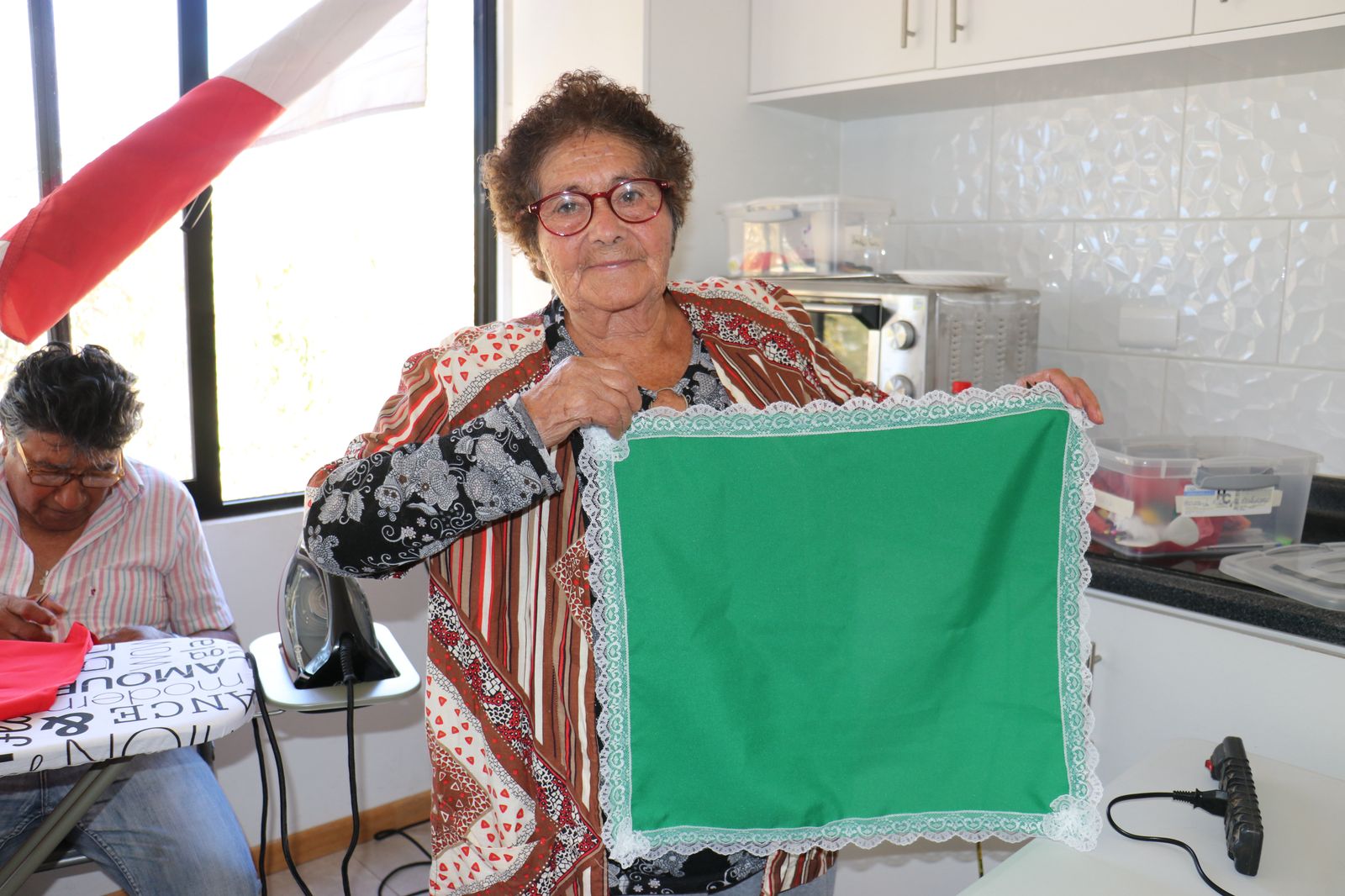 Taller de costuras “Puntadas Ancestrales” es desarrollado por personas mayores del club La Alegría de Vivir
