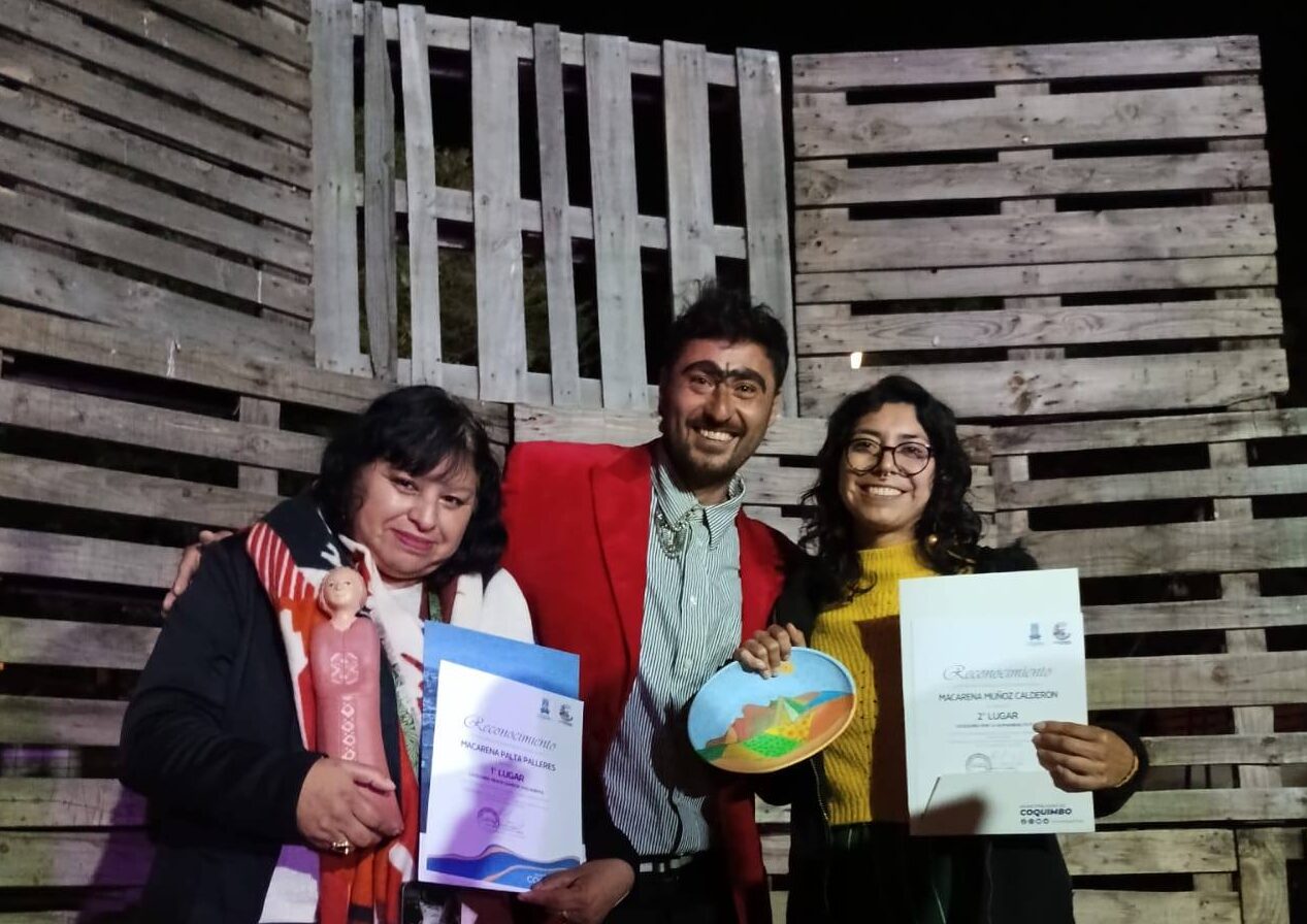 Docentes de CEIA Andacollo fueron premiados en destacados concursos literarios