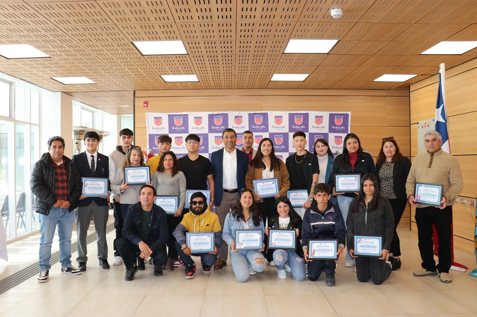 Andacollo reconoce a jóvenes talentos con entrega de becas municipales en deporte y cultura