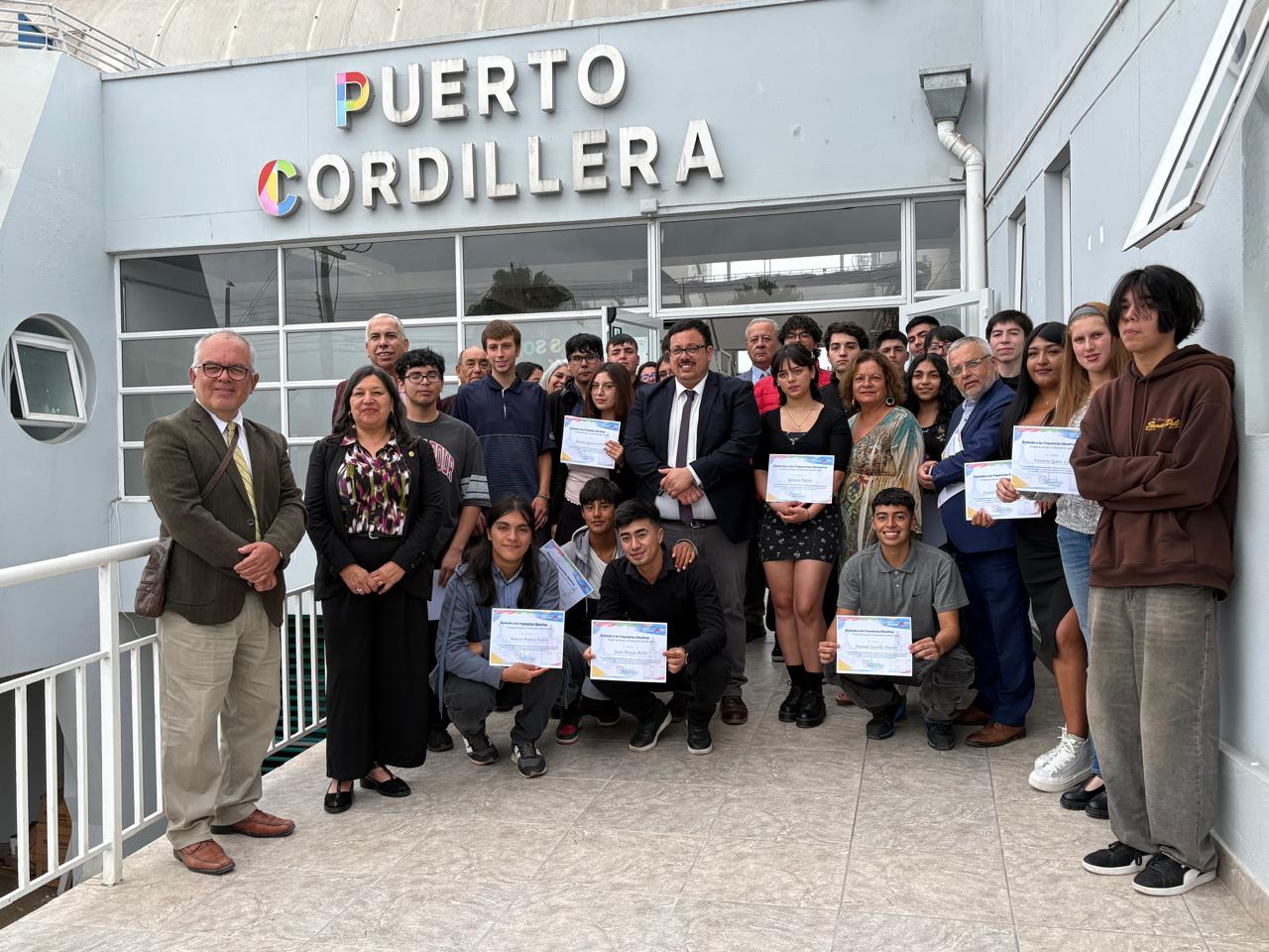 Treinta estudiantes del SLEP Puerto Cordillera son reconocidos por sus Trayectorias Educativas